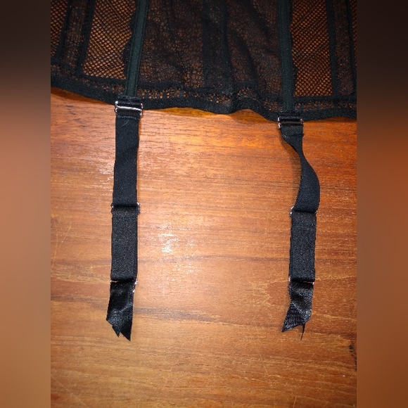 Sexy Black Merry Widow, Corset, No Size 26 Inches Across Breast, Built-I… - Picture 15 of 15